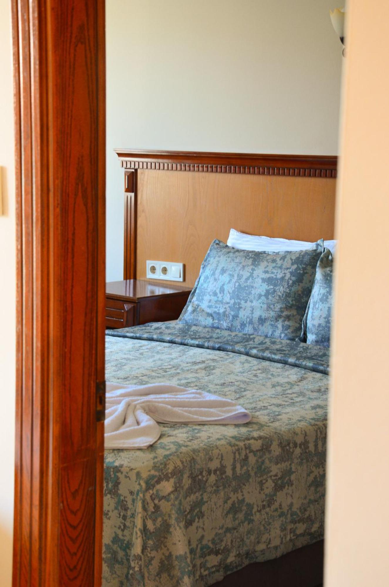 Rosy Suites Hotel คูซาดาซี ภายนอก รูปภาพ